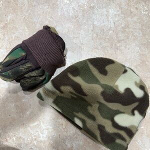 Camouflage Beanie and Gloves Set